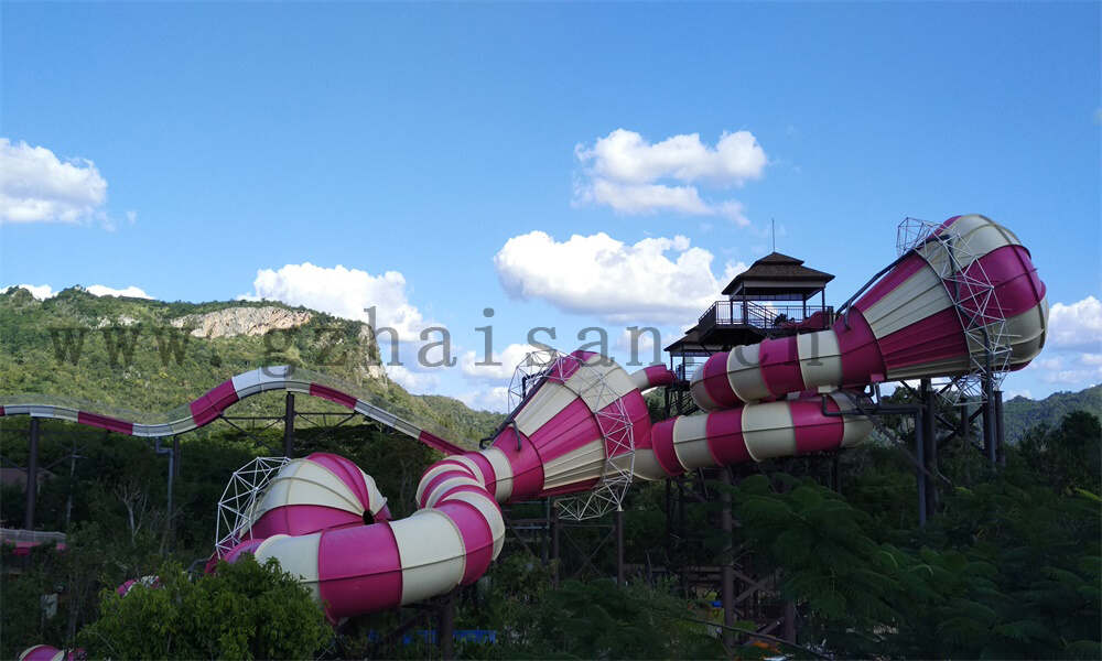 水上滑梯厂创新引领者：刺激与安全的完美结合