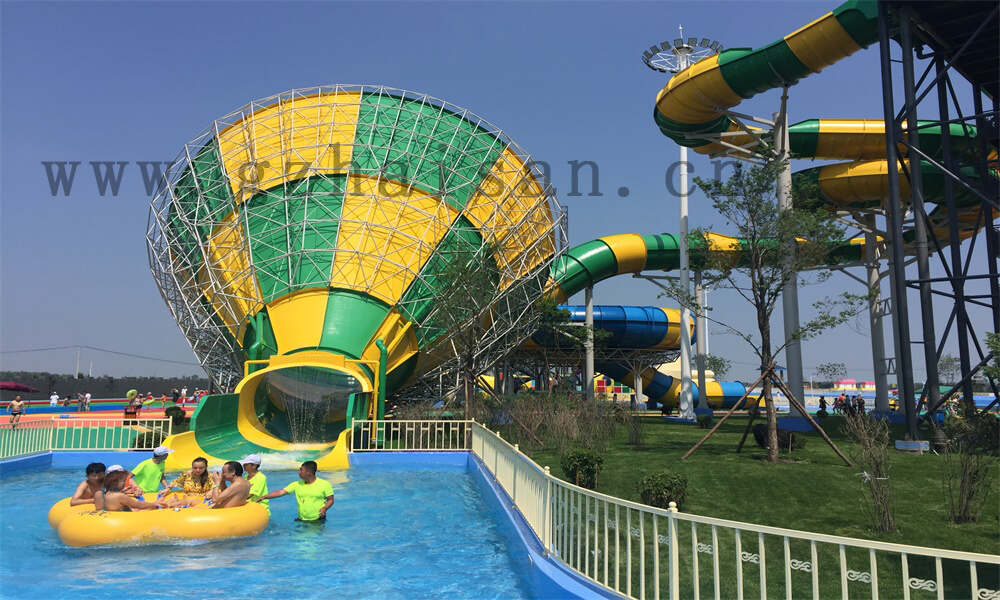 如何进行水上乐园设备的电气接头检查？