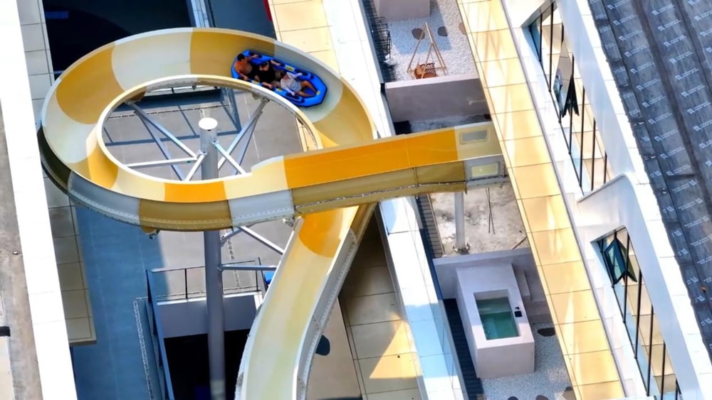 激流过山车｜当速度拥抱水花，掀起水上狂欢盛宴